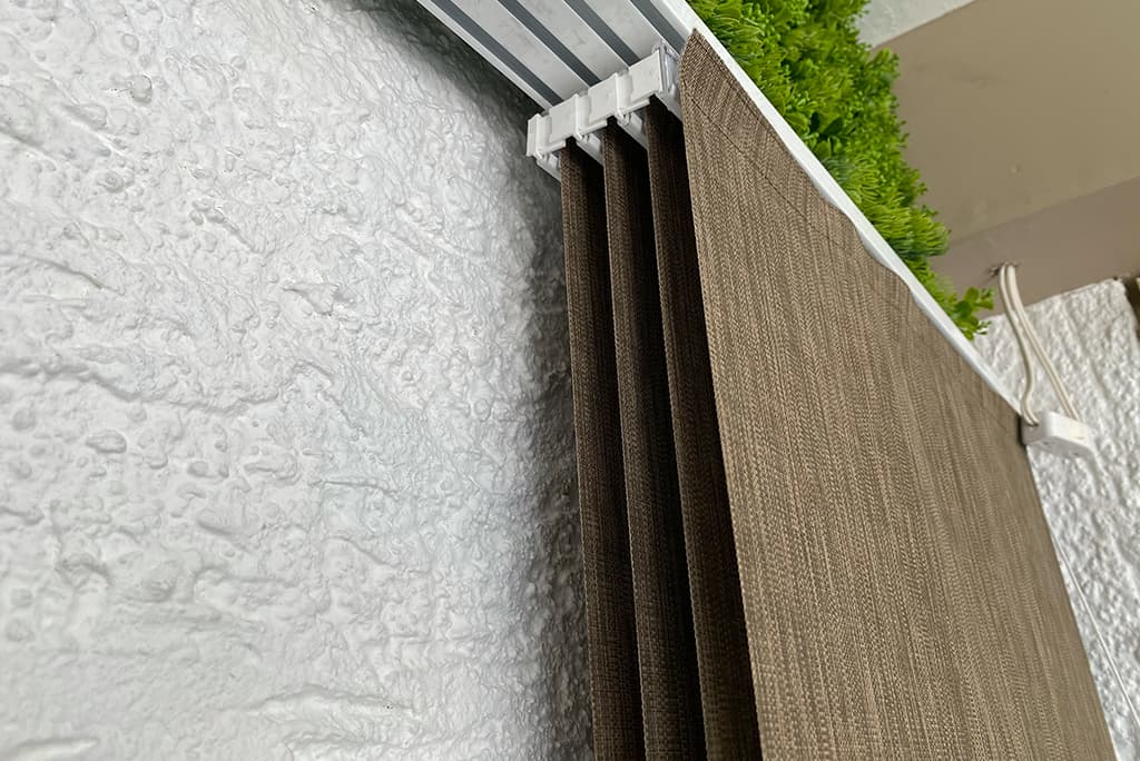 riel persiana panel japones