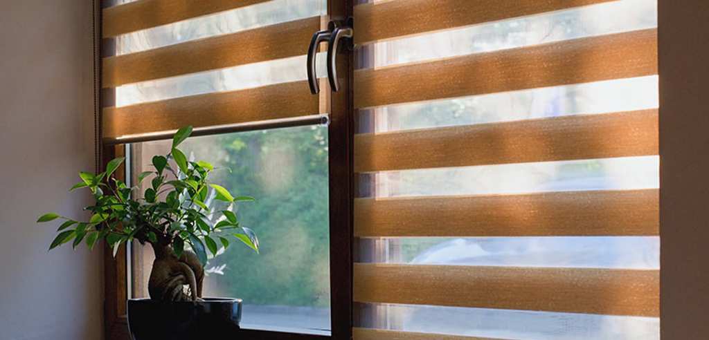 cortinas para control de la iluminación en la habitación 