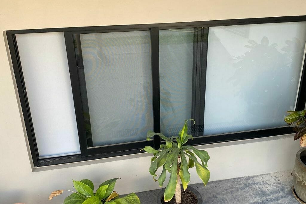 cortinas roller blackout para mayor privacidad