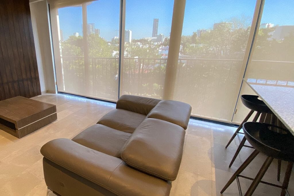 cortinas roller translúcidas para apreciar la vista del exterior