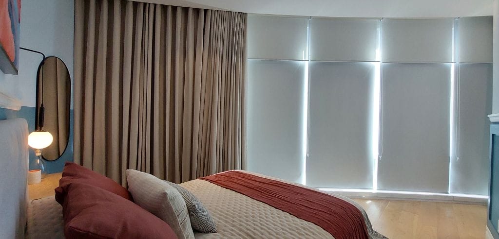 Inspírate con ideas innovadoras para que combines persianas y cortinas de manera atractiva y efectiva para realzar la estética y funcionalidad de tus espacios