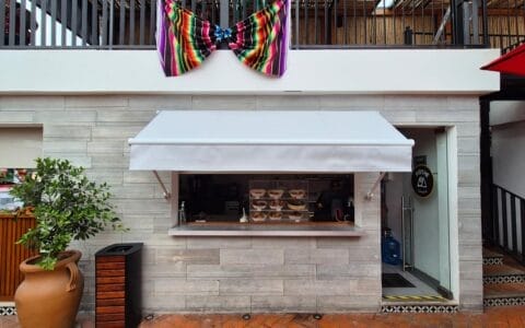 toldo de 90 grados vista frontal – para cafe en cdmx